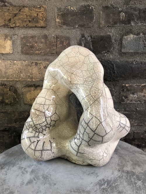 Keramik skulptur af Pernille Calundan